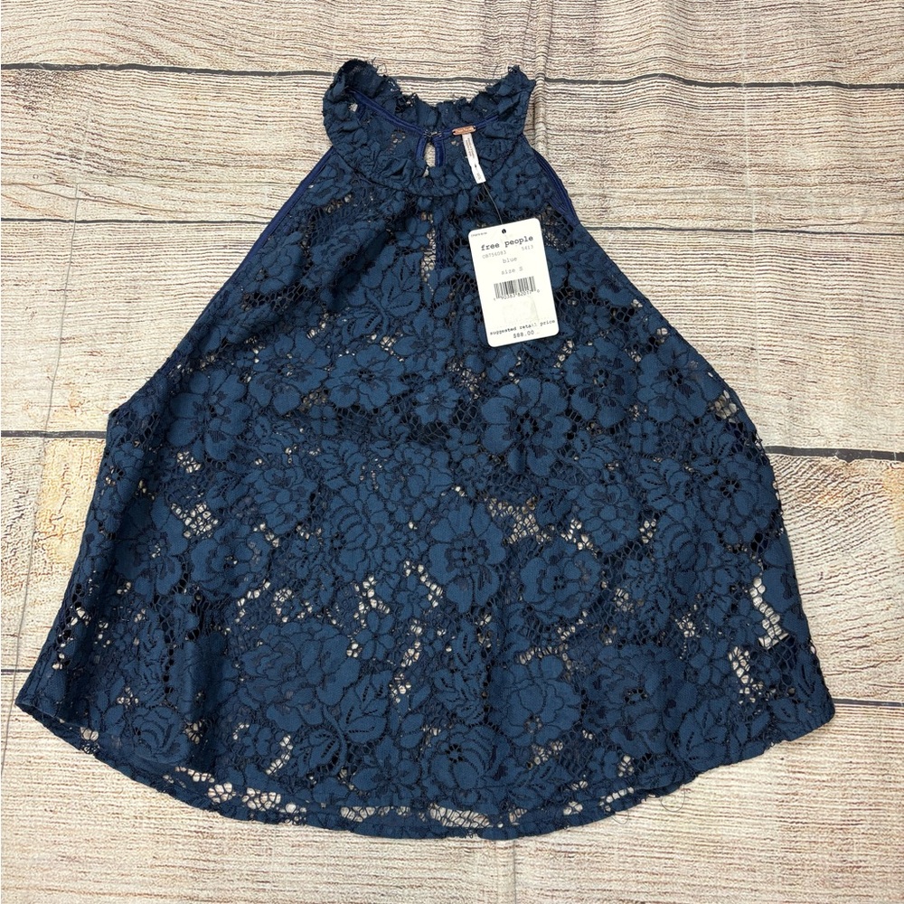 😍NWT Free People halter style ruffle around collar Navy Floral Lace size Small